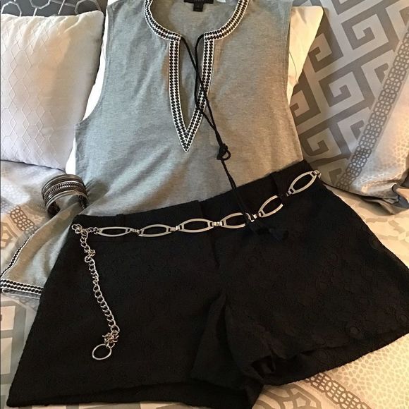 ANN TAYLOR LOFT Lacy Shorts Pockets Black Size 4 - Picture 5 of 6